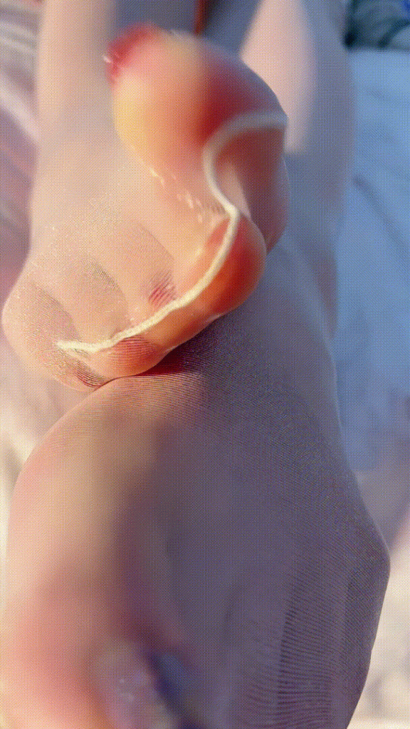 看丝袜臭脚 撸完美人生 贴屏暴击 美脚天花板 画质超顶丝袜每一个纹路清晰可见 绿帽浪叫配音 美脚调教 看看你能不能受得了【26V22.5G 共计150分钟】度盘-优选资源网